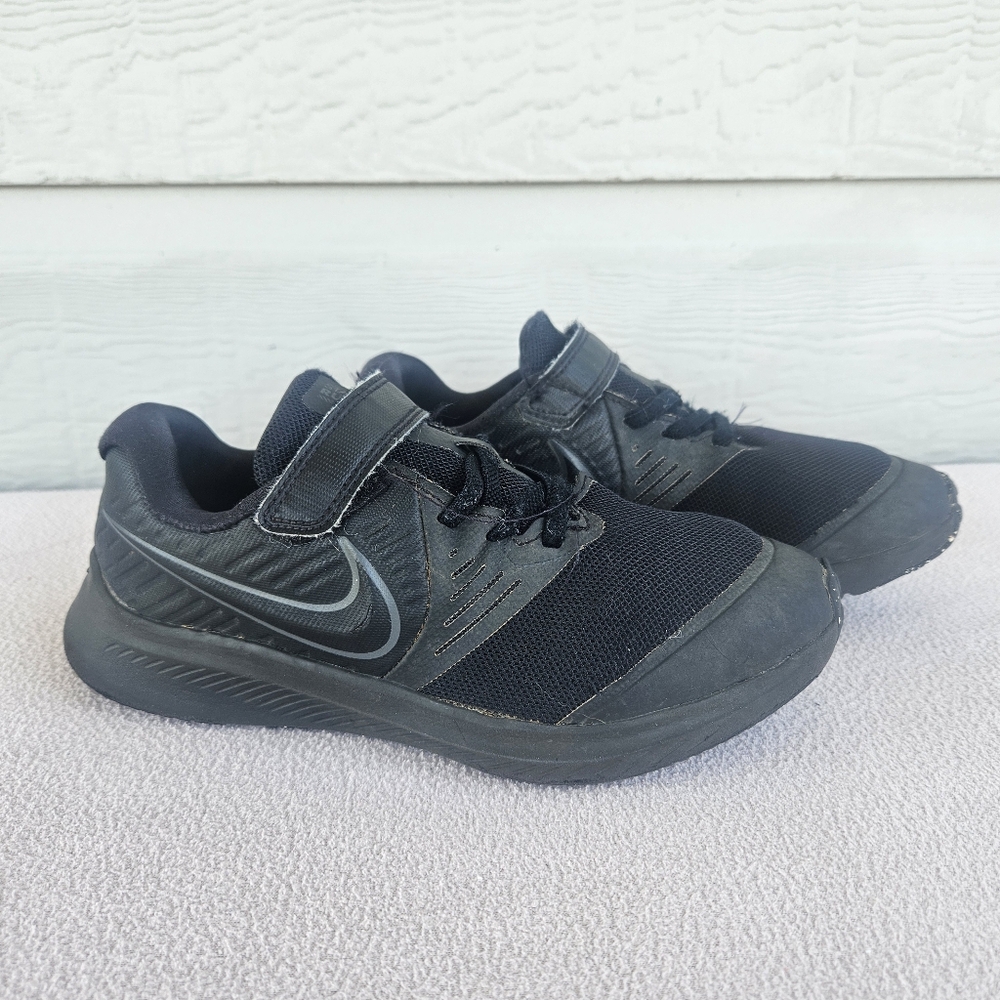 Nike Star Runner 4 Triple Black Athletic Low Top Sneakers Youth SZ 3Y Hook Loop